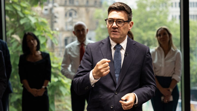"Vente de la Coupe du monde": le Premier ministre britannique monte au créneau contre le projet mercantile d'Infantino