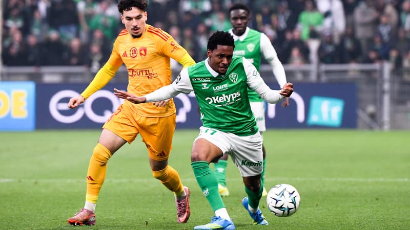 DIRECT. Saint-Etienne-Rodez: les Ruthénois touchent le poteau, l'ASSE en difficulté