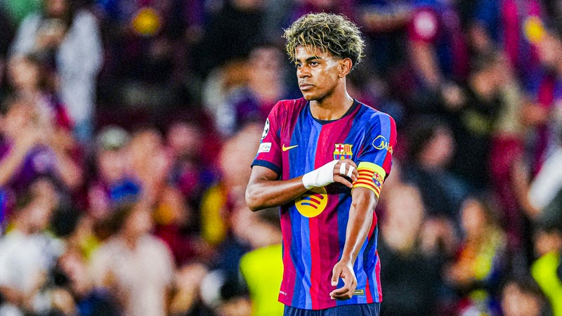 Plus jeune capitaine du Barça, premier coup-franc... la soirée historique de Lamine Yamal, que Flick voit remporter le Ballon d'or 2026