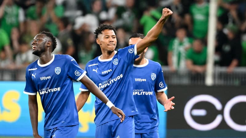 Ligue 2: écrasant face à Saint-Étienne, Troyes assuré de remonter en Ligue 1