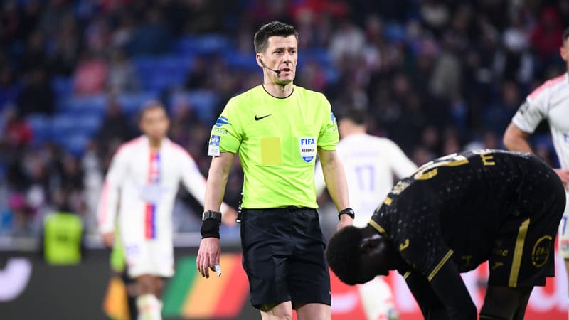 OL-Lorient: "Pas de pénalty", les images de la toute première décision arbitrale expliquée via la sonorisation en Ligue 1