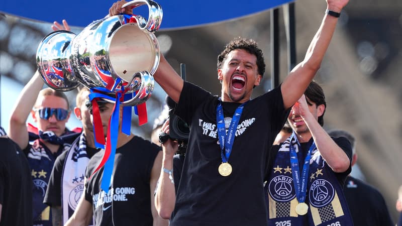 Marquinhos en folie, Dembélé promet la "troisième": les festivités mémorables du PSG devant la Tour Eiffel