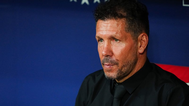 Atlético: "J'ai beaucoup de respect pour eux", répond Simeone sur les supporters qui ont insulté Alvarez