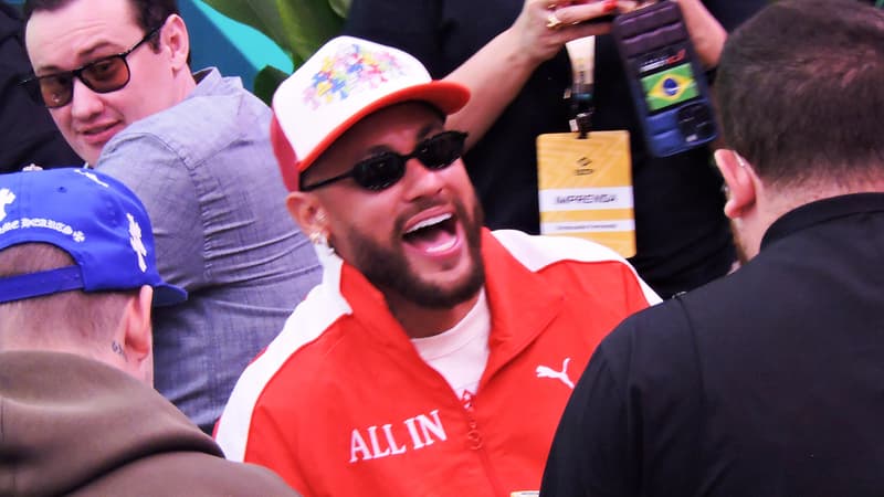 Brésil: Neymar dispute un tournoi de poker... pendant un match de Santos, son équipe