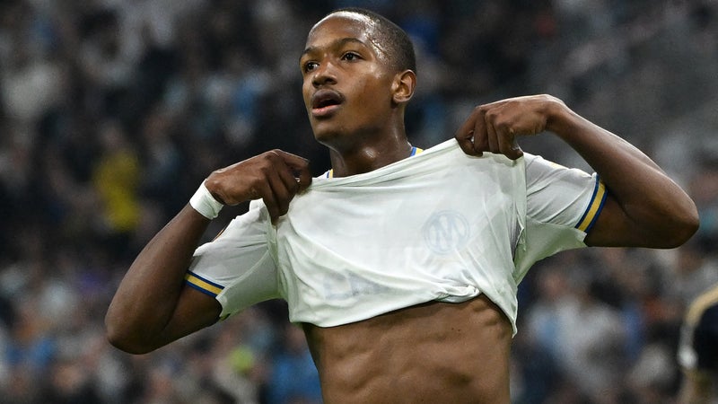Punition immédiate: taclé par Genesio, Abdallah rétrogradé en Pro2 après sa prestation lors du match OM-Le Havre