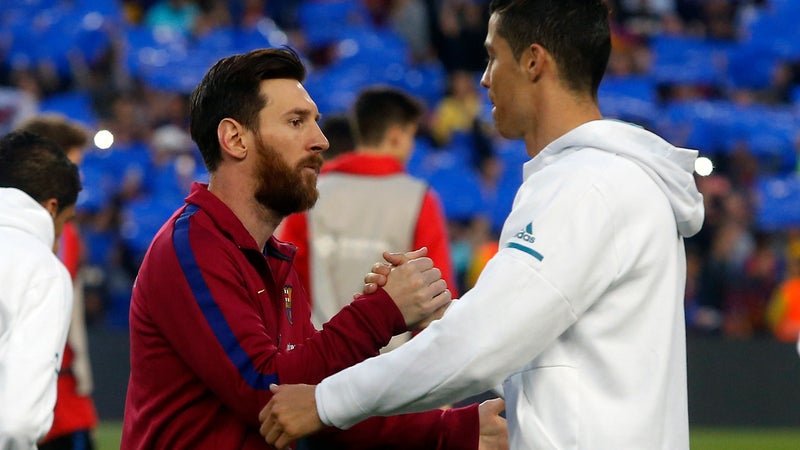 Messi-Ronaldo: la gloire pour l'un, le banc pour l'autre... le crépuscule contrasté des deux légendes du foot