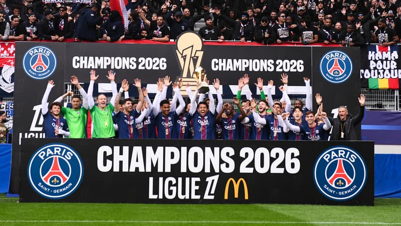 Fête devant le parcage, joueurs en baskets... La drôle de célébration du PSG pour le titre de champion de France