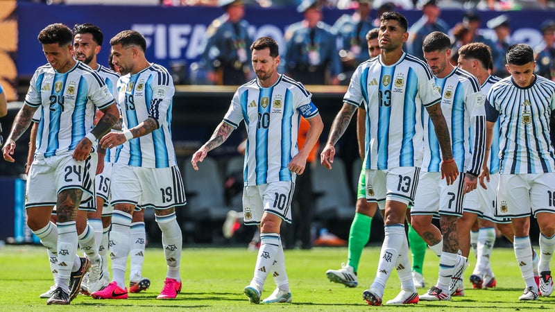Sac à dos personnalisé, kit à maté... les cadeaux de Lionel Messi à tous ses coéquipiers après la Coupe du monde