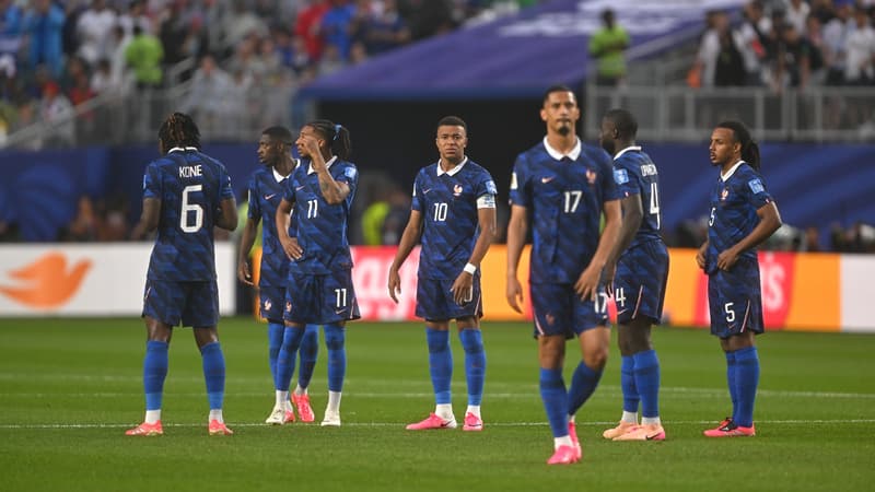 France-Irak: vélo, discussions, décontraction... Comment les Bleus ont occupé les deux heures d'interruption à cause des orages