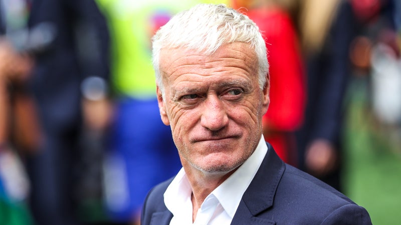 Padel, restaurant à Dubaï, matchs de foot… Comment Didier Deschamps occupe son temps en attendant son prochain défi