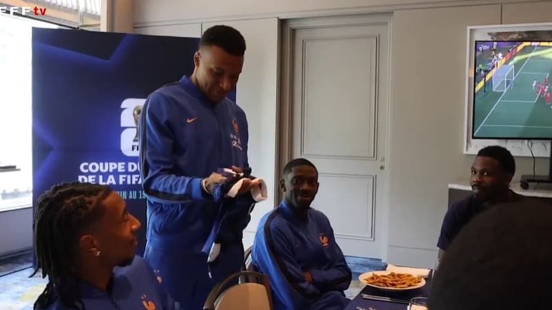 "Je suis sûr qu'on va le faire", le discours de Mbappé devant ses coéquipiers pour célébrer son record de buts en équipe de France