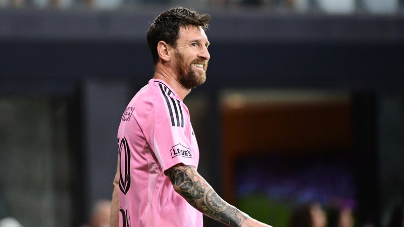 Ballon d'or, 50 trophées, diriger un club... les derniers objectifs de Lionel Messi après l'annonce de sa retraite internationale