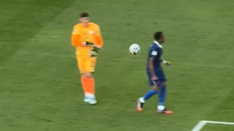 Paraguay-France: un ballon jeté dans le dos... Ça a chauffé après le match entre Kylian Mbappé et le gardien paraguayen