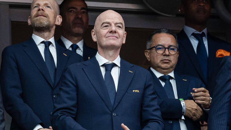 "Vente de la Coupe du monde": "Le football avant tout", la Conmebol demande "des informations supplémentaires" à la Fifa