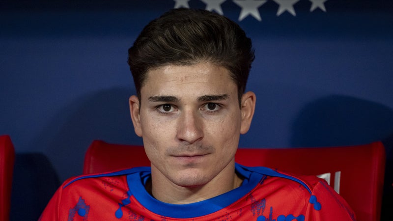 Désireux de rejoindre le Barça, Julian Alvarez se fait copieusement hué par les supporters de l'Atlético de Madrid