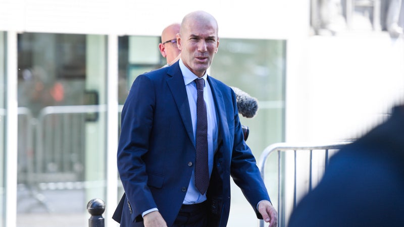"Pour la féminisation du staff, on repassera!"Contrairement à ce qui était annoncé, pas (encore) de femmes dans le staff de Zidane chez les Bleus
