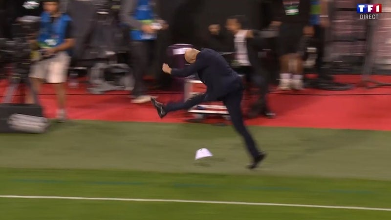 Belgique-France: "J'étais à fond aussi", Zidane raconte sa folle célébration sur le but victorieux d'Olise