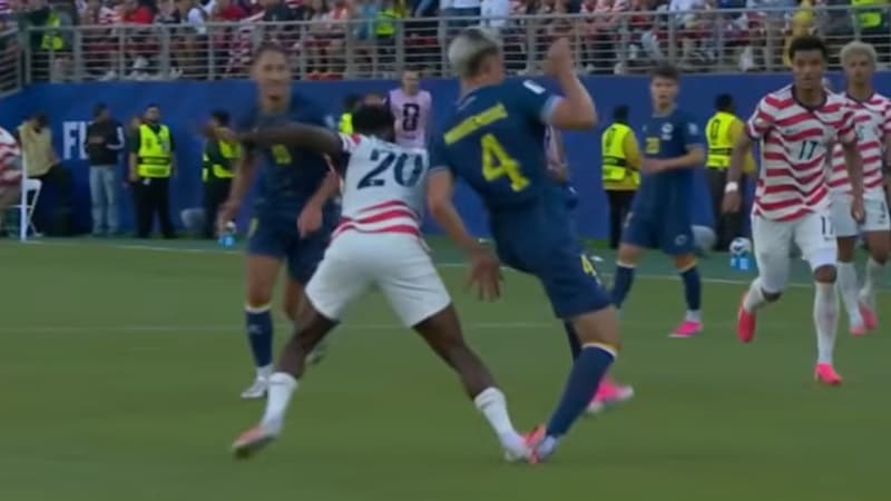 Coupe du monde 2026: "Ce n'est jamais carton rouge", les Etats-Unis outrés par l'exclusion de Folarin Balogun pour une vilaine semelle