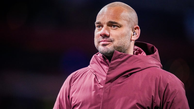 Pays-Bas: "Un peu étrange", Sneijder critique la nomination de Xavi à la tête des Oranje qui ne "répond pas aux critères"