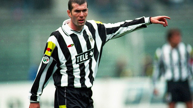 France-Italie: "Je suis tout de suite tombé amoureux de lui", les souvenirs des fans de la Juve de Zidane en Italie