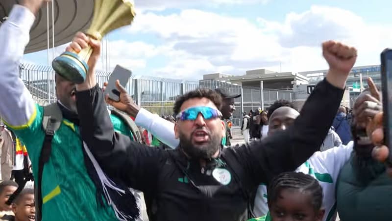 CAN 2025: "Ce match, il est très politique", Mohamed Henni obligé d'enlever sa veste de l'Algérie avant Sénégal-Pérou