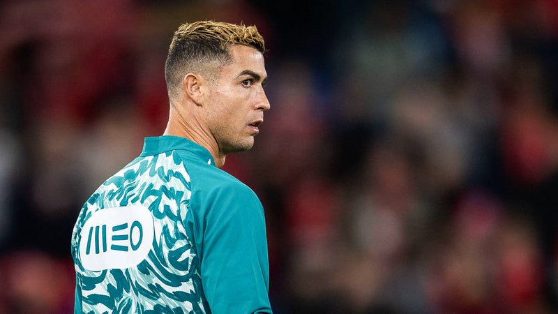 "30 secondes de salaire", "suspension dérisoire"... la presse internationale se moque de la sanction du Portugal contre Ronaldo