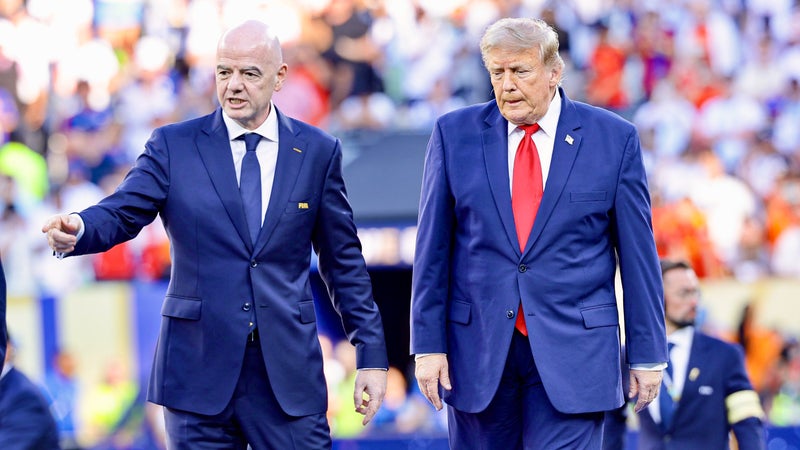 "Vente de la Coupe du monde": Trump est-il en train de lâcher Infantino après son projet raté d'investissements privés de la Fifa?