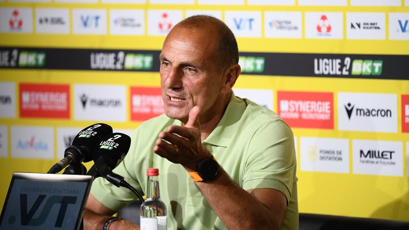 "Si on n’est pas content de moi, qu’on me renvoie, j'irais à la retraite": Der Zakarian en feu après la déroute du FC Nantes face à Rodez