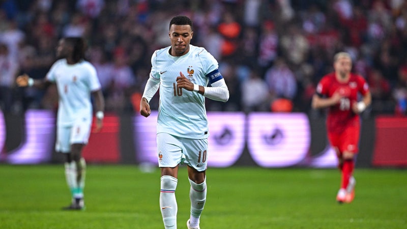 "Je pense que Mbappé ne va pas bien": Daniel Riolo s'inquiète pour le capitaine des Bleus après les polémiques