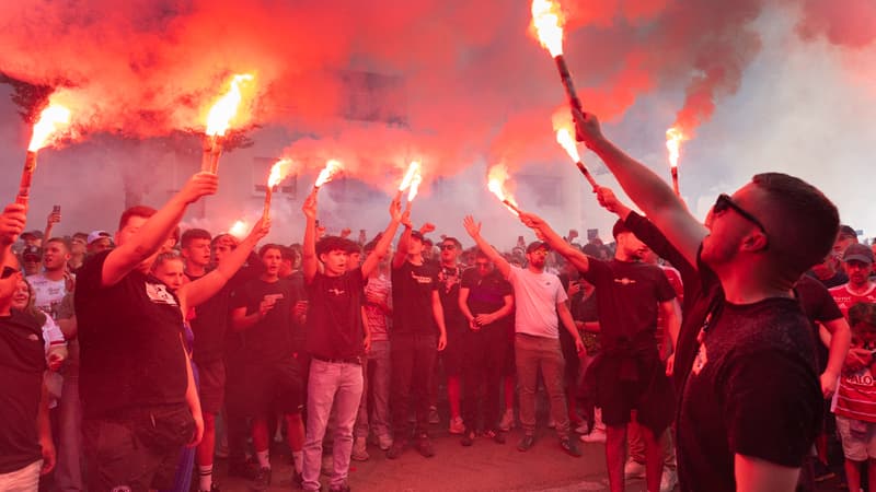 Le magnifique hommage de milliers de supporters brestois pour Éric Roy, au lendemain de sa mort à 58 ans