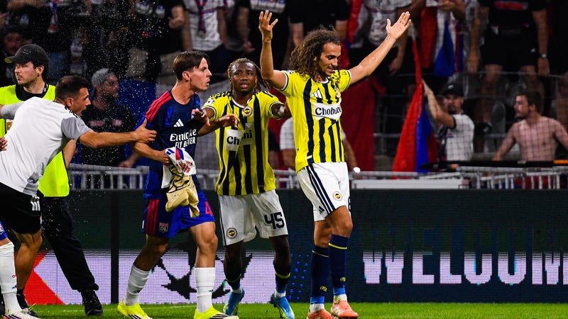 OL-Fenerbahçe: "Ils ont insulté ma famille et pour moi, c’était irrespectueux", Guendouzi explique les raisons de son chambrage lors du barrage de Ligue des champions