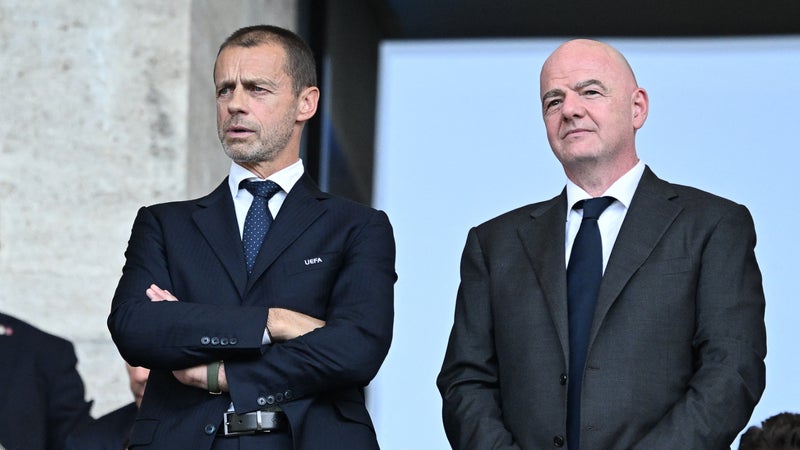 "Vente de la Coupe du monde": la réaction assassine de l'UEFA après le retrait du projet d'Infantino