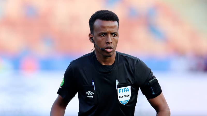 Coupe du monde 2026: questionné pendant 11h, placé en rétention... les coulisses de l’interrogatoire de l’arbitre somalien refoulé des Etats-Unis