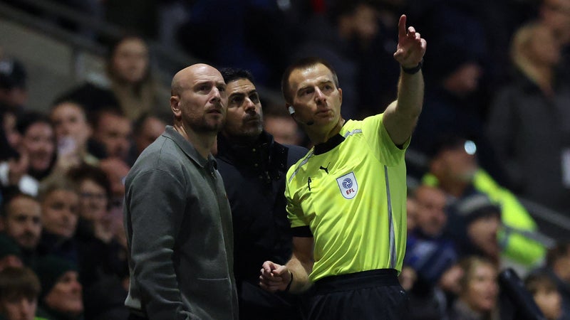 League Cup: le match d'Arsenal interrompu après l'irruption d'un drone au-dessus de la pelouse