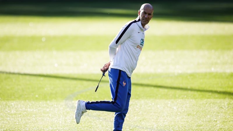 "Zidane cultive l'anti-Deschamps", l'After constate une rupture nette dès le premiers pas de Zizou