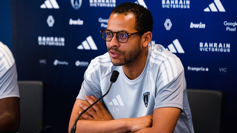 Paris FC: "Ces joueurs ne partiront pas", Rosenior clarifie la situation concernant le mercato de Kebbal et Camara