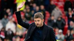 La fin approche pour Carrick mais les fans de Man Utd indiquent clairement à qui ils blâment