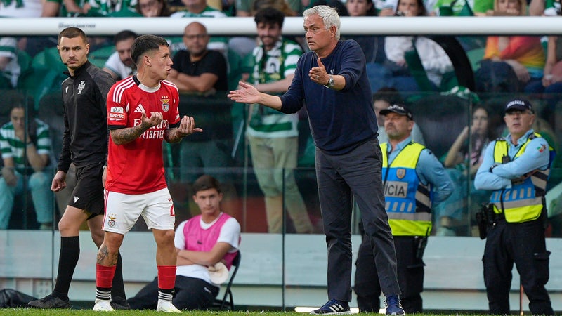 "J'ai été victime de l'opinion publique": Mourinho revient sur l'affaire Prestianni-Vinicius lors de Benfica-Real Madrid