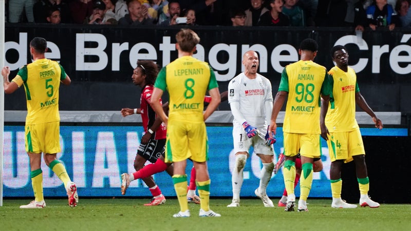 Ligue 2: Nantes toujours à la dernière place du championnat après une cruelle fin de match face à Guingamp