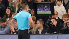 C'est le football, pas la PlayStation - le chef des arbitres de l'UEFA sur VAR