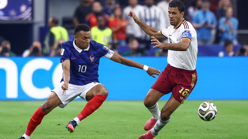 Equipe de France: les Bleus peuvent-ils bien jouer avec Kylian Mbappé ? La réponse de Thierry Henry