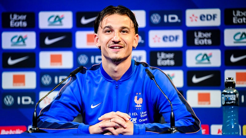 Equipe de France: la première conférence de presse rafraîchissante d'Esteban Lepaul