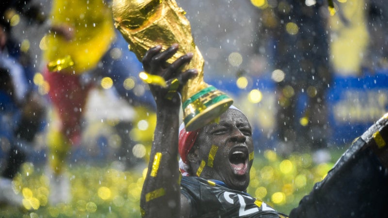 Benjamin Mendy a vendu aux enchères son trophée de la Coupe du monde pour plusieurs dizaines de milliers d'euros