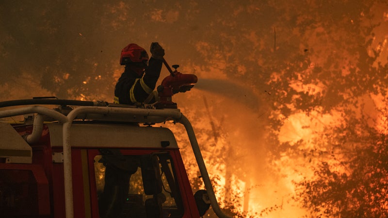Incendies en Gironde: "Notre préparation va être chaotique", comment les Girondins de Bordeaux s’organisent après la fermeture de leur centre d’entraînement