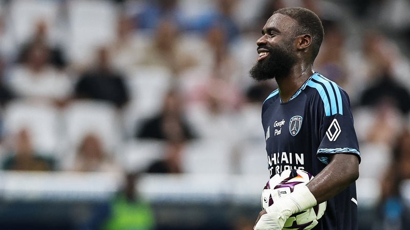 OM-Paris FC: "On vient de Paris, on fait ça à Marseille": Sinayoko savoure son triplé au Vélodrome