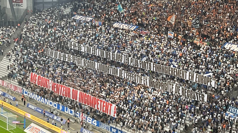 OM: "Menteur ou incompétent?", les nouvelles banderoles cinglantes des ultras marseillais contre McCourt