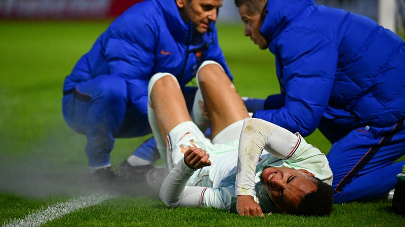 Equipe de France espoirs: la tuile pour Ethan Mbappé, sorti sur blessure pour sa première titularisation