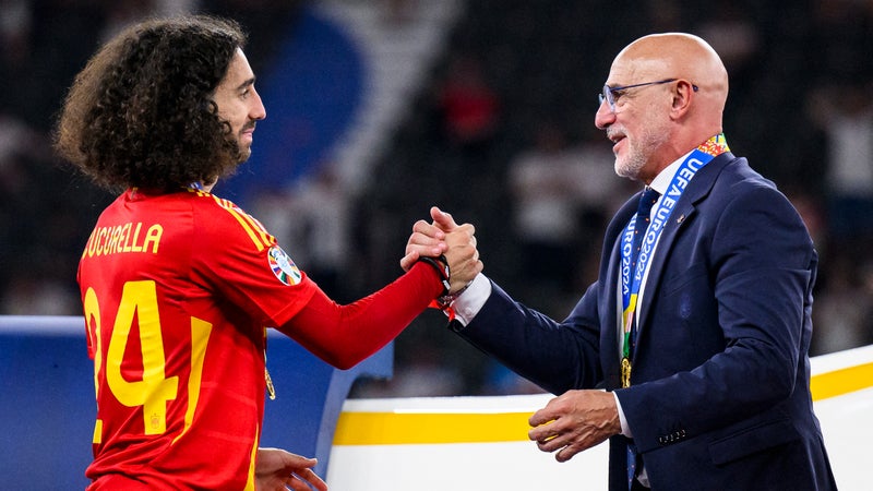 Le visage de Luis de la Fuente à vie sur son corps: Cucurella honore sa promesse avec un tatouage improbable