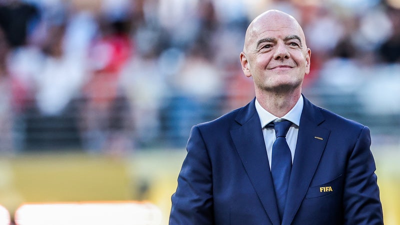 "Soutenir un développement durable partout dans le monde": l'alléchante promesse d'Infantino aux petites fédérations pour défendre son projet décrié de société commerciale