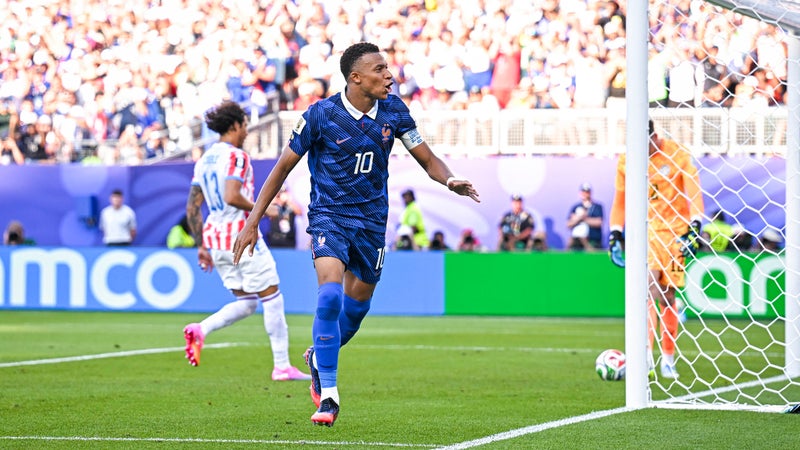 "Tout le monde ne m’a parlé que de ça": Kylian Mbappé estime que son record de buts à la Coupe du monde doit peser pour le Ballon d'or